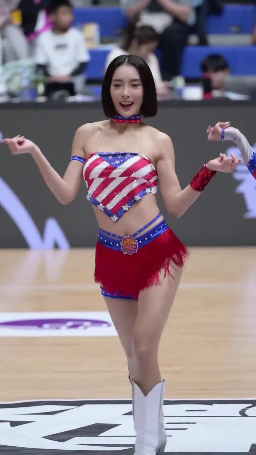 太離譜了 ！幾乎是完美女人！